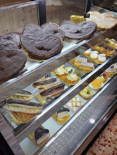 Fotografia tomada fuera de Panadería pastelería vía roma - Panadería en Segovia, Segovia