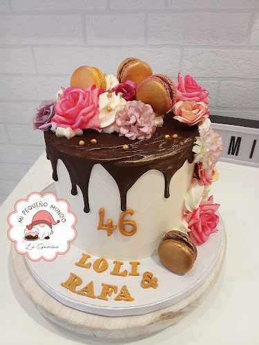Fotografia tomada fuera de Mi Pequeño Mundo. La Gnomina - Tienda de tartas en Segorbe, Castellón