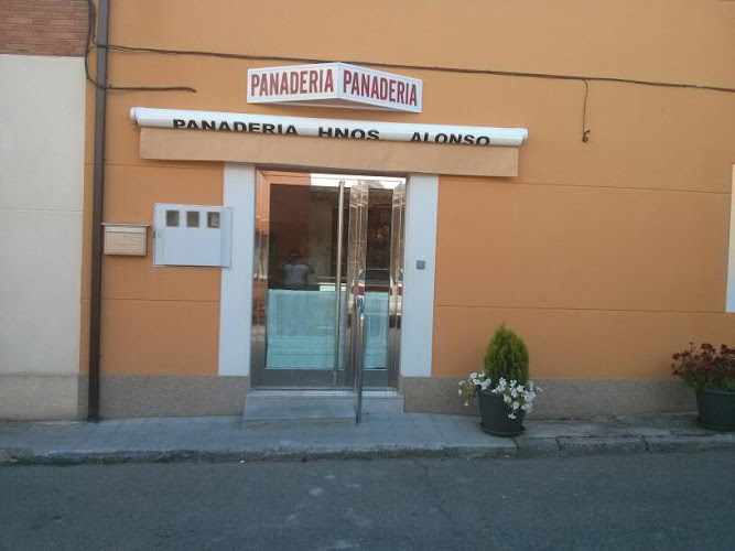 Fotografia tomada fuera de Panadería Hermanos Alonso S.L. - Panadería en Monzón de Campos, Palencia