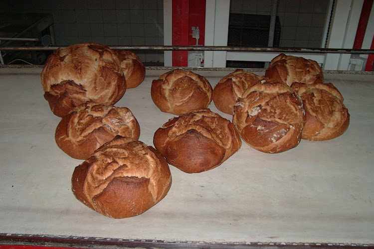 Fotografia tomada fuera de Panadería El Valle, Algo más que pan - Panadería en Saldaña, Palencia