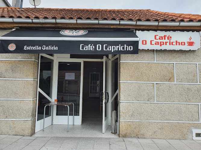 Fotografia tomada fuera de Café O Capricho - cafeterías en Sandiás, Orense