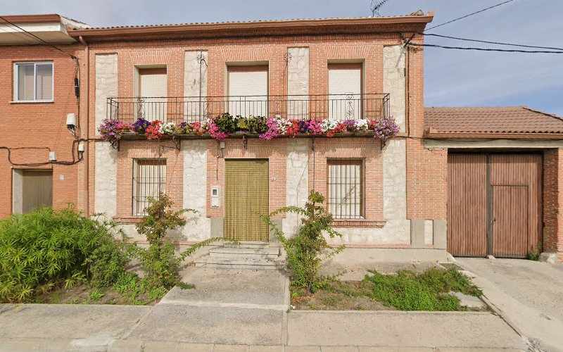 Fotografia tomada fuera de Ganadería El Golvan S L - Panadería en Gomezserracín, Segovia