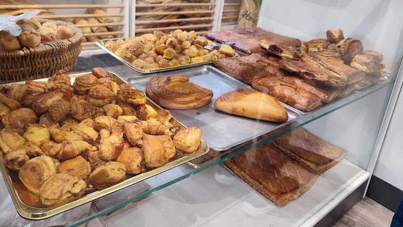 Fotografia tomada fuera de Confitería Carmen - Panadería en Salinas, Asturias