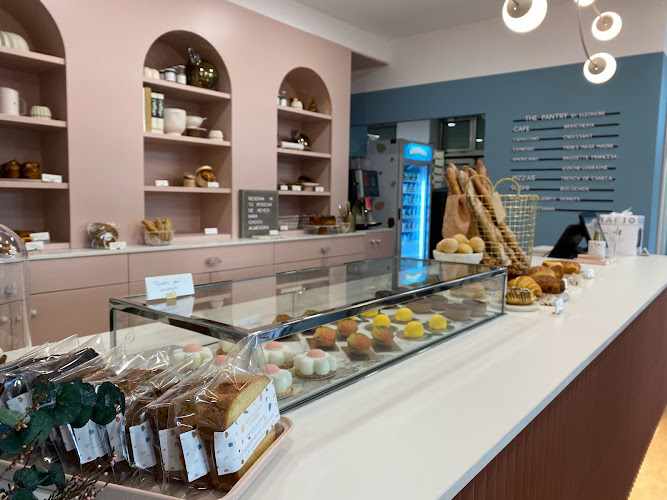 Fotografia tomada fuera de The Pantry by Éleonore - Tienda de alimentación en Salinas, Asturias