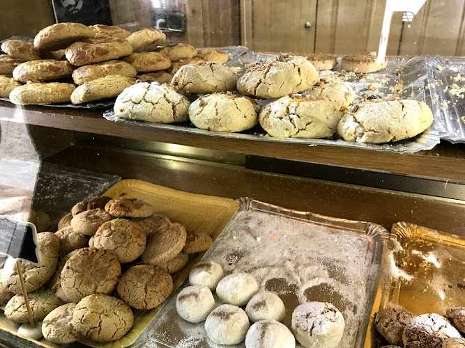 Fotografia tomada fuera de Panadería El Mastrén - Panadería en Canillas de Aceituno, Málaga