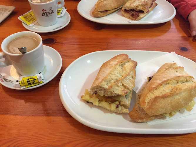 Fotografia tomada fuera de Cafeteria Era Trobada - cafeterías en Salardú, Lérida
