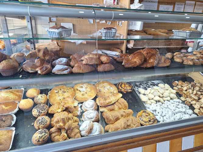 Fotografia tomada fuera de Hornos Domingo Panadería - Panadería en Puerto de Sagunto, Valencia