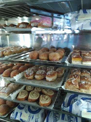 Fotografia tomada fuera de Cafetería Pastelería Cubero - cafeterías en Medina de Rioseco, Valladolid