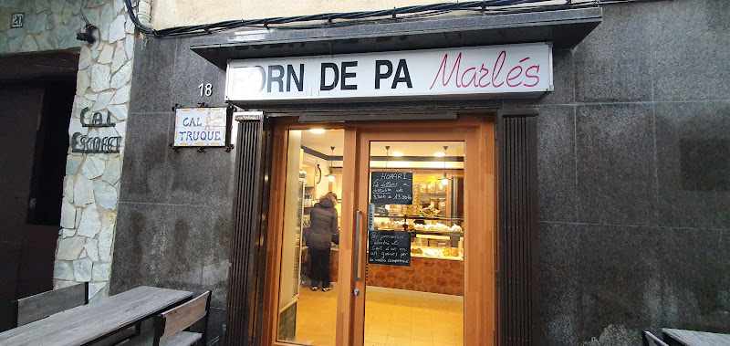 Fotografia tomada fuera de Forn de pa MARLÉS GRAELLS - Panadería en El Pont d'Armentera, Tarragona
