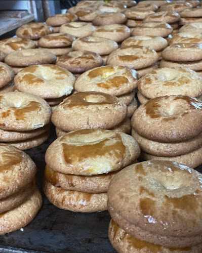 Fotografia tomada fuera de Panaderia Pedro - Panadería en Lezuza, Albacete