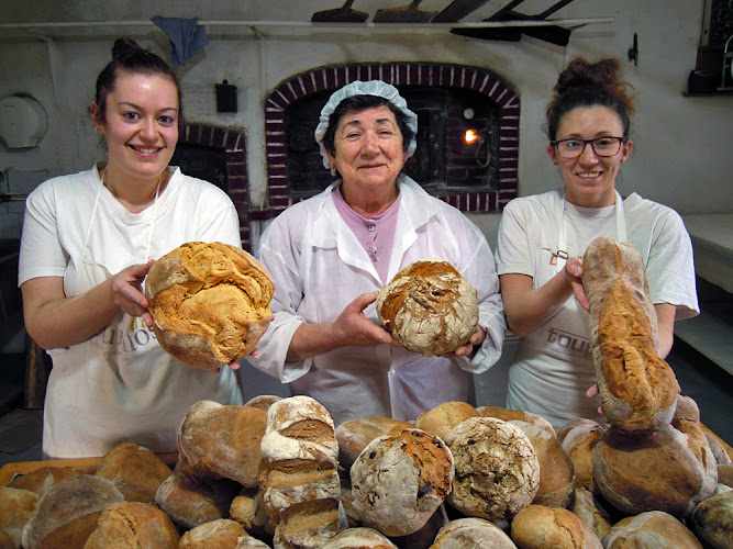 Fotografia tomada fuera de Panadaría Concha - Panadería en Mazcarelle, Lugo