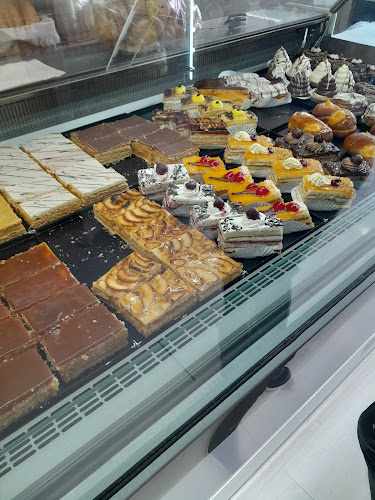 Fotografia tomada fuera de Panaderia pastelería Guanche e hijos SL - Panadería en La Laguna, Santa Cruz de Tenerife