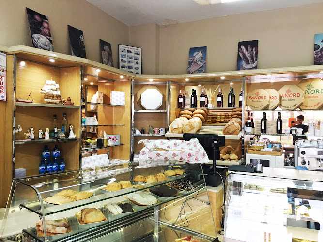 Fotografia tomada fuera de Panord forn Port d'Alcúdia - Panadería en Port d'Alcúdia, Baleares