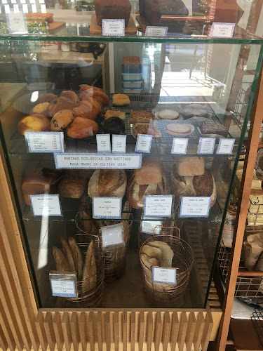 Fotografia tomada fuera de Garua panadería artesana y cafetería - Panadería en Hondarribia, Guipúzcoa