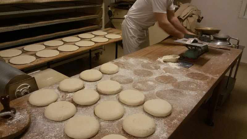 Fotografia tomada fuera de Panadería Félix Arribas, Duces Ana) - Panadería en Traspinedo, Valladolid