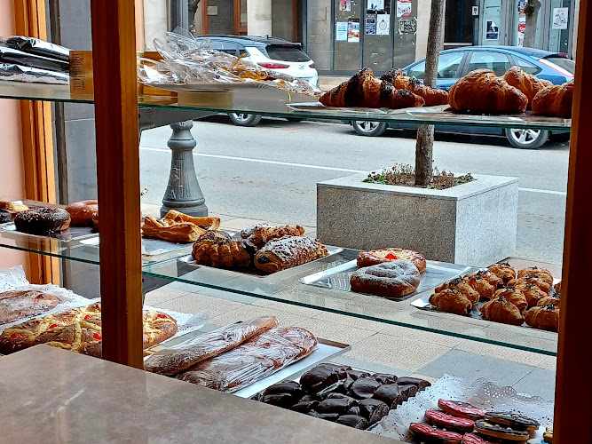 Fotografia tomada fuera de Pastisseria El Globus - Pastelería en Gironella, Barcelona