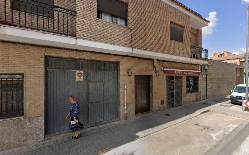 Fotografia tomada fuera de Forn Muedra - Panadería en Vilamarxant, Valencia