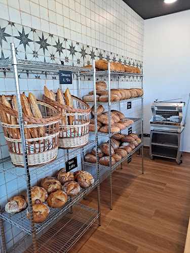 Fotografia tomada fuera de La Panera Obrador Artesano - Panadería en Arganda del Rey, Madrid