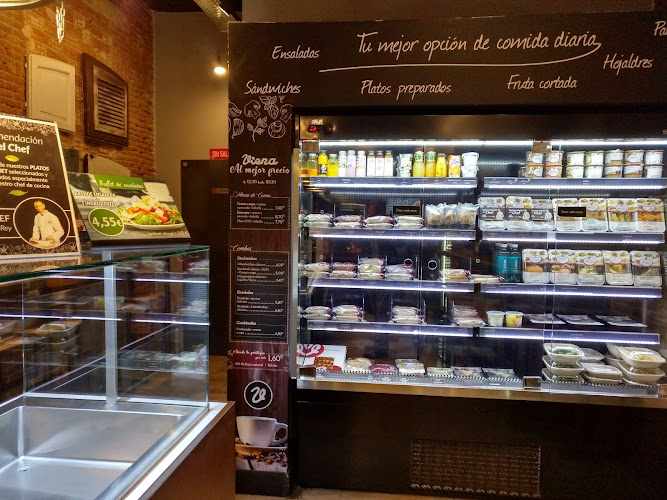 Fotografia tomada fuera de Pastelería Viena Capellanes - Pastelería en Madrid, Madrid