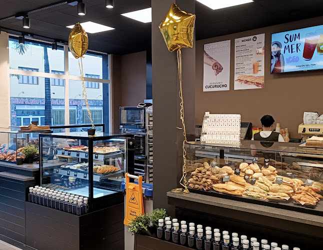 Fotografia tomada fuera de Rincón del Pan Icod de Los Vinos - Panadería en Icod de los Vinos, Santa Cruz de Tenerife