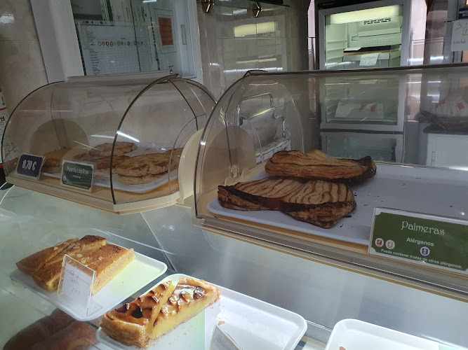 Fotografia tomada fuera de Pastelería La Pirámide - Pastelería en Icod de los Vinos, Santa Cruz de Tenerife