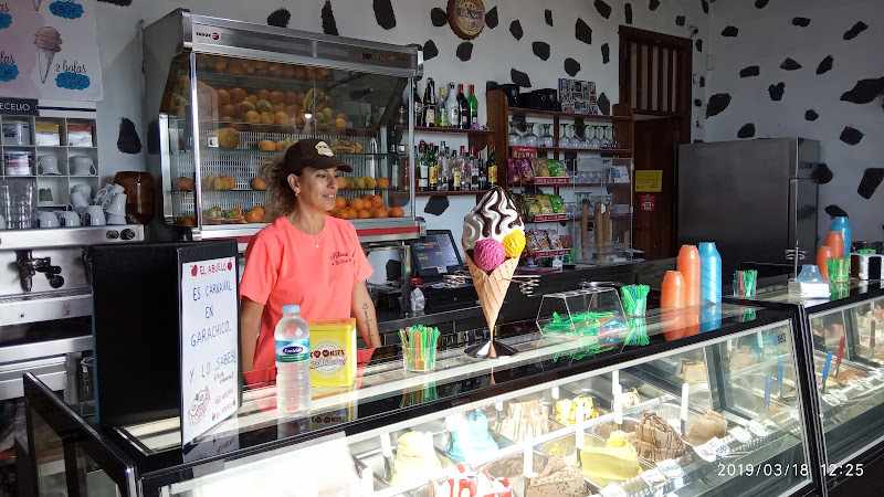 Fotografia tomada fuera de Heladeria El Abuelo - Ice cream shop en Garachico, Santa Cruz de Tenerife