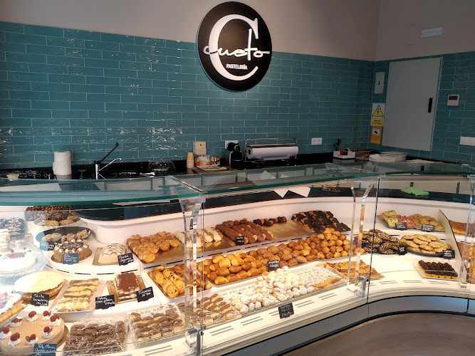 Fotografia tomada fuera de Pastelería Cueto - Pastelería en Galapagar, Madrid