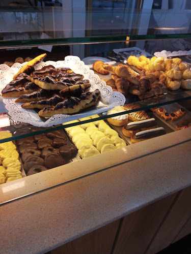 Fotografia tomada fuera de Cafetería Pastelería La Moderna - Pastelería en Arganda del Rey, Madrid