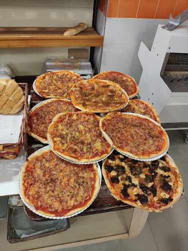 Fotografia tomada fuera de Supermercado y Panadería Tinin - Panadería en Quintanilla de Onésimo, Valladolid