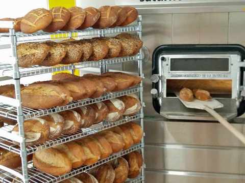 Fotografia tomada fuera de El Mastrén Pan Ecológico - Panadería en Los Romanes (La Viñuela), Málaga