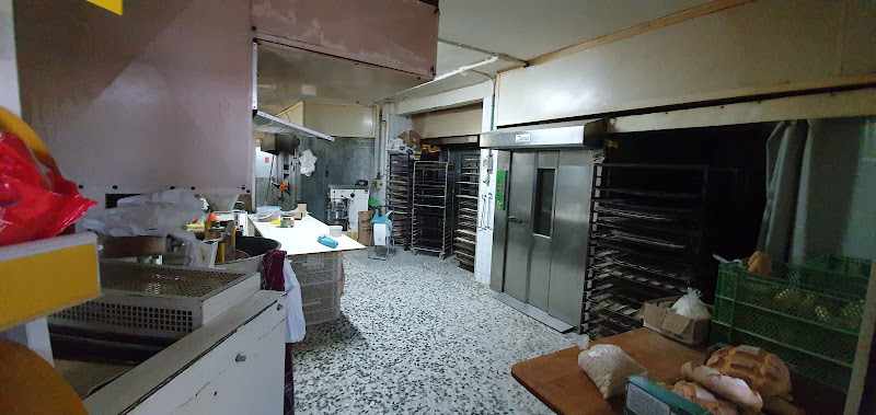 Fotografia tomada fuera de Panadería Azuquitar S.Cv.P. - Panadería en Alcaucín, Málaga