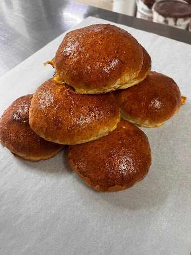 Fotografia tomada fuera de Panadería Pinazo - Panadería en Canillas de Aceituno, Málaga