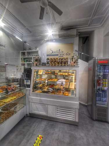 Fotografia tomada fuera de Confitería Pastelería Santa Lucía - Pastelería en Salamanca, Salamanca