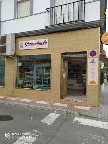 Fotografia tomada fuera de Panadería La Parra, Buenabuelo - Panadería en La Carlota, Córdoba
