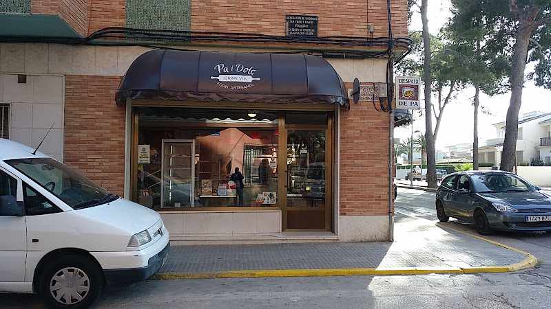 Fotografia tomada fuera de Pa I Dolç Forn Artesanal - Panadería en Guadassuar, Valencia