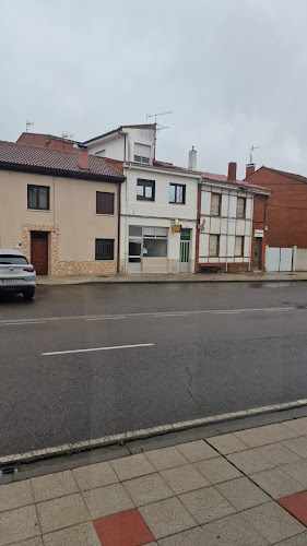Fotografia tomada fuera de Panadería Alcoba - Panadería en Villanueva del Carrizo, León