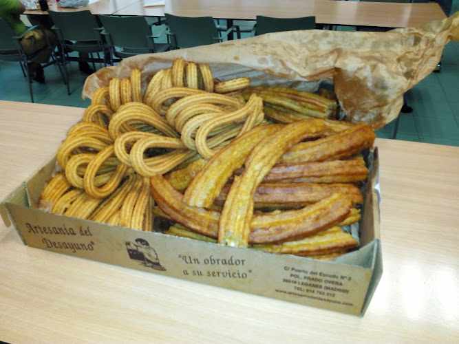 Fotografia tomada fuera de Santa Ana Churrería - Churrería en Madrid, Madrid