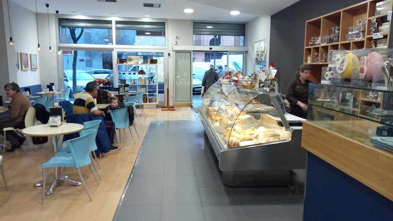 Fotografia tomada fuera de Pastelería Muñoz - Pastelería en Teruel, Teruel