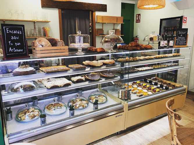 Fotografia tomada fuera de Muss Pastelería Artesanal - Pastelería en Miraflores de la Sierra, Madrid