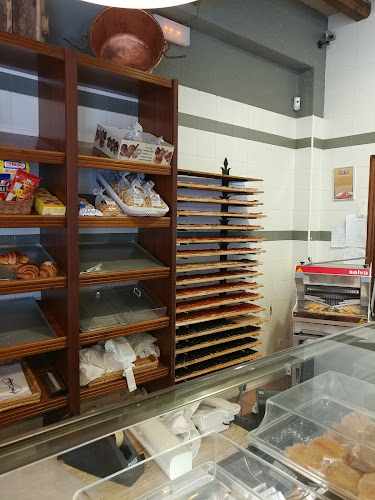 Fotografia tomada fuera de Forn Domingo - Panadería en Riudoms, Tarragona
