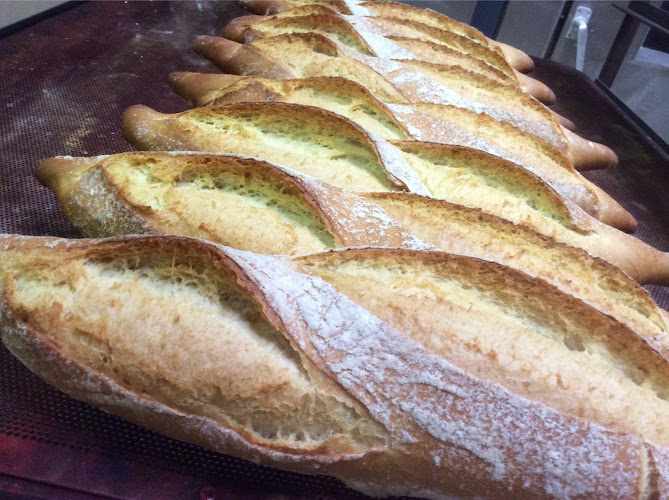 Fotografia tomada fuera de Forn de Pa Miret S Cv P - Panadería en El Vendrell, Tarragona