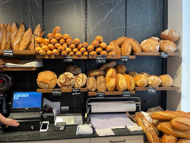 Fotografia tomada fuera de Pa i salut - Panadería en Valls, Tarragona