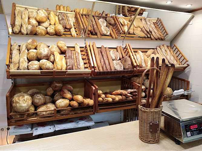 Fotografia tomada fuera de Forn Virgili - Panadería en La Pobla de Montornès, Tarragona