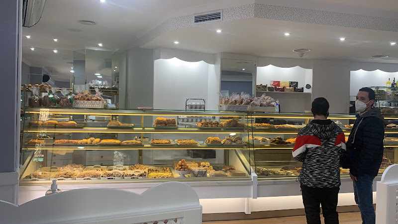 Fotografia tomada fuera de Las Delicias Forn de Pla - Cafeteria y Pastelería - Panadería en Xàtiva, Valencia