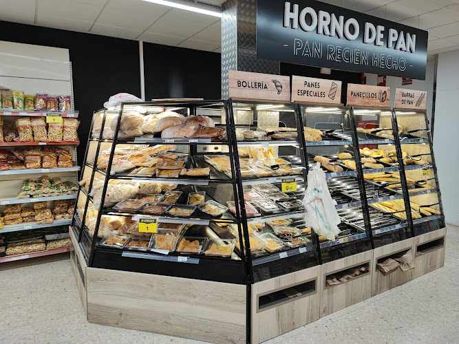 Fotografia tomada fuera de Supermercados El Jamón - Supermercado en Minas de Riotinto, Huelva