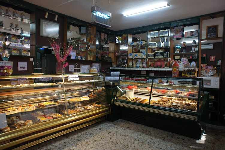 Fotografia tomada fuera de Pastelería Campazas - Pastelería en León, León