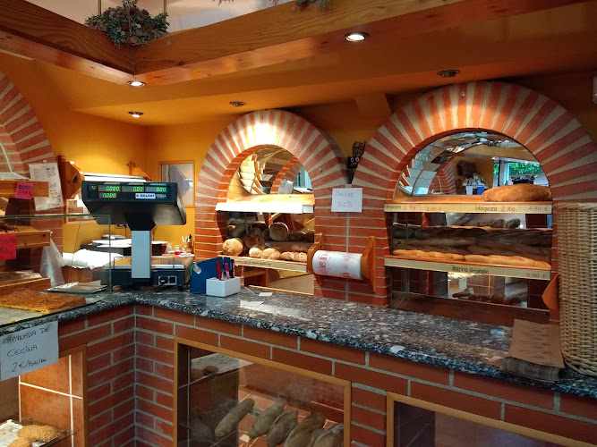 Fotografia tomada fuera de Panaderia Ángel - Panadería en Benavides de Órbigo, León