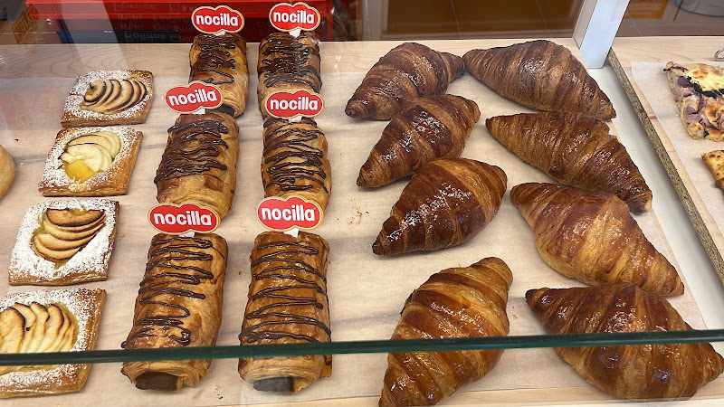 Fotografia tomada fuera de Twenty4 - Tienda de alimentación en Altea, Alicante