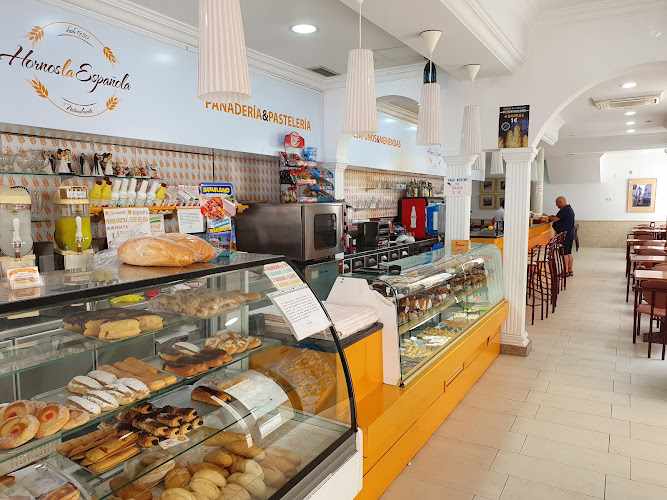 Fotografia tomada fuera de Hornos La Española - cafeterías en Chiclana de la Frontera, Cádiz