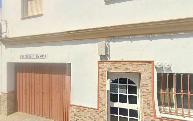 Fotografia tomada fuera de Pastelería La Rosa - Pastelería en Chiclana de la Frontera, Cádiz